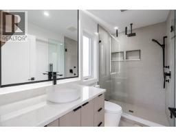 8056 12th Avenue, Burnaby, BC V3N2L1 Photo 23
