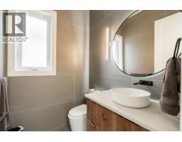 8056 12th Avenue, Burnaby, BC V3N2L1 Photo 14