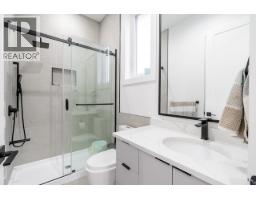 8056 12th Avenue, Burnaby, BC V3N2L1 Photo 12