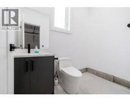 8056 12th Avenue, Burnaby, BC V3N2L1 Photo 37