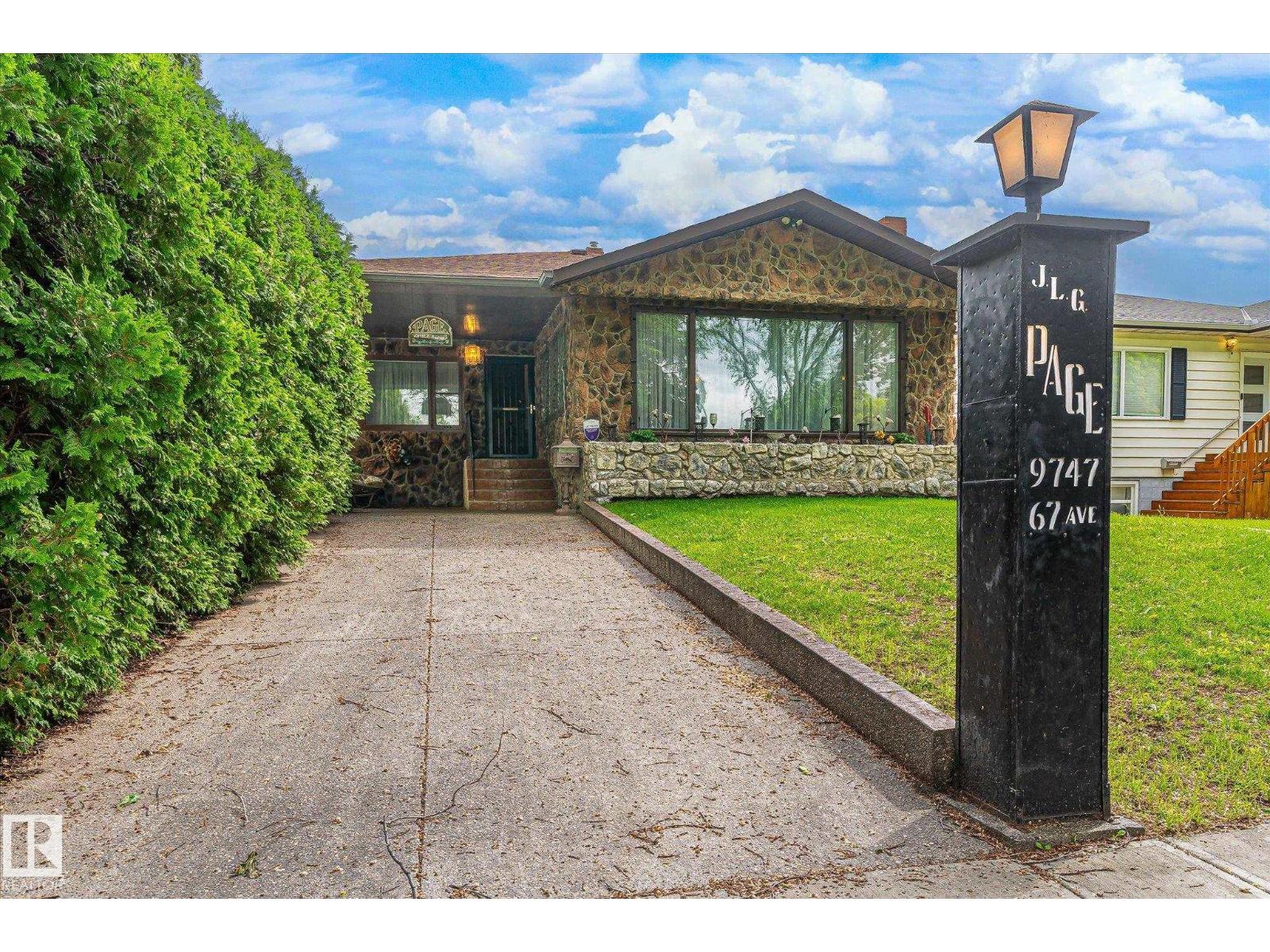 9747 67 AV NW - photo 4