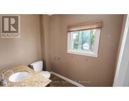 Bathroom - 334 Prince Arthur Street, Cornwall, ON K6H4N9 Photo 8