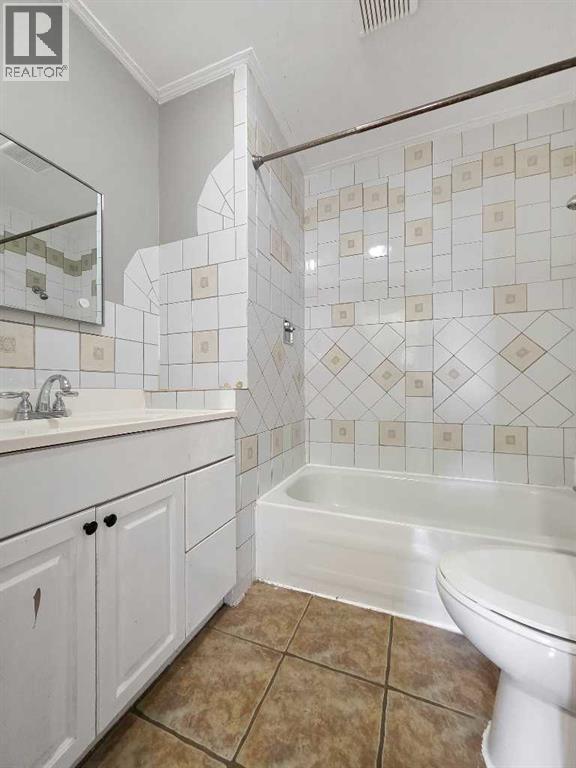9806 104 Street — photo 11