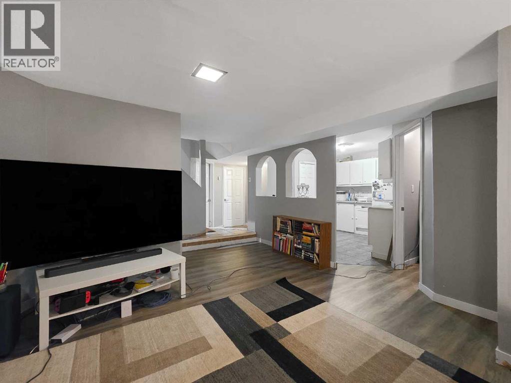 9806 104 Street — photo 13