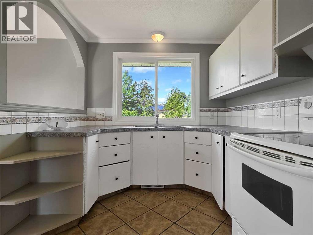 9806 104 Street - photo 4