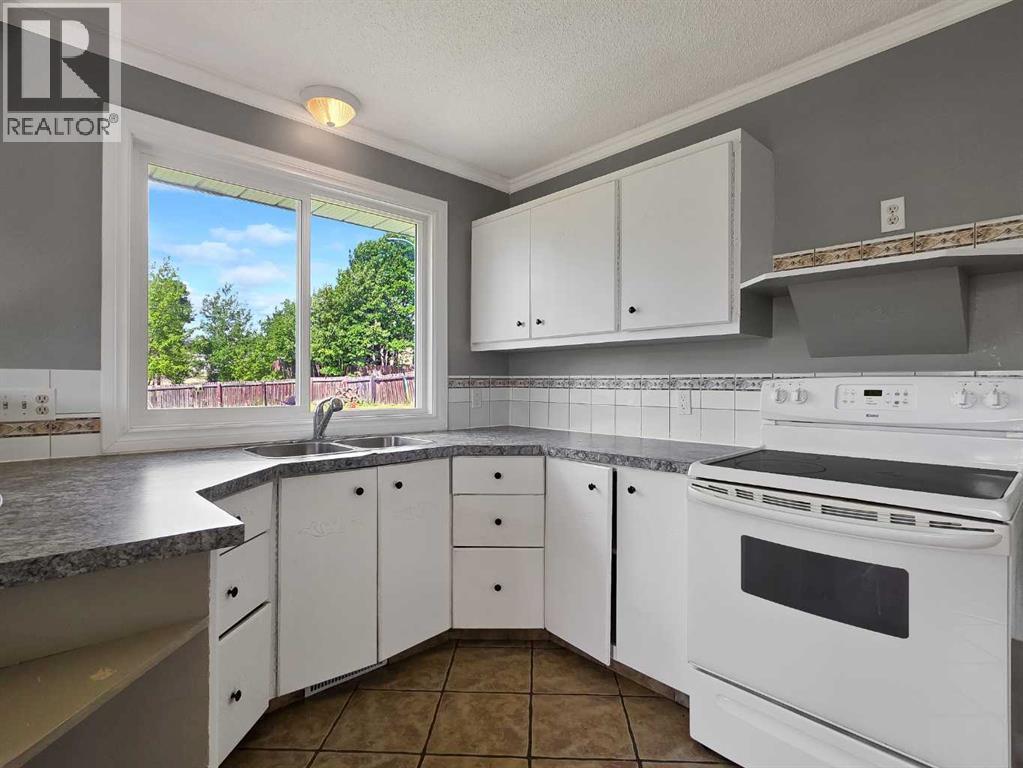9806 104 Street - photo 5