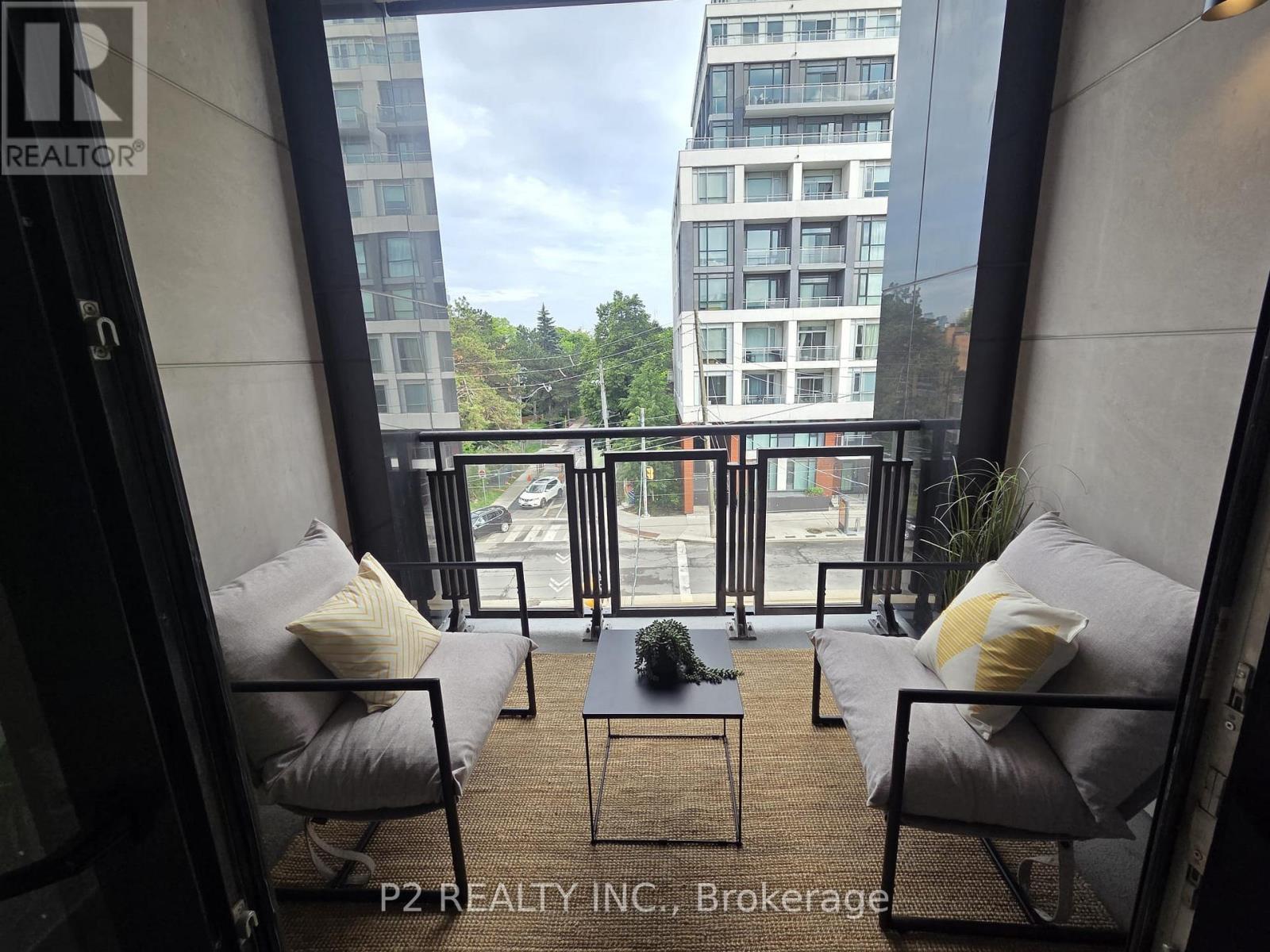 #411 2 FOREST HILL - 32