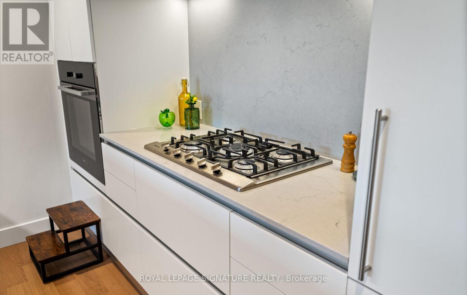 #407 1414 BAYVIEW AVENUE - 21