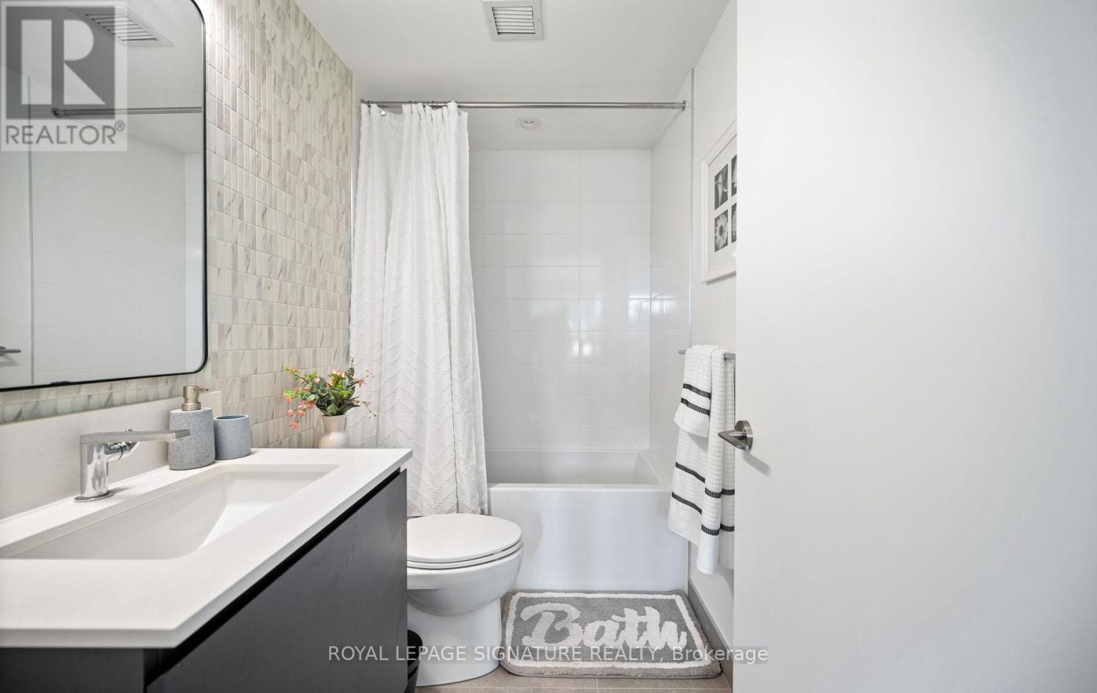 #407 1414 BAYVIEW AVENUE - 32