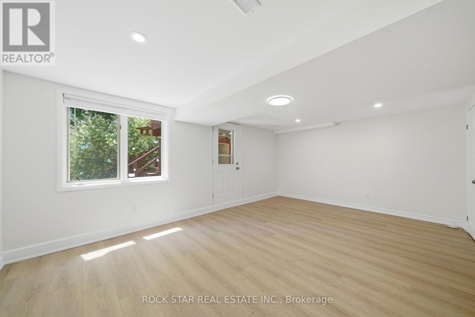 180 LAWRENCE LANE - 38
