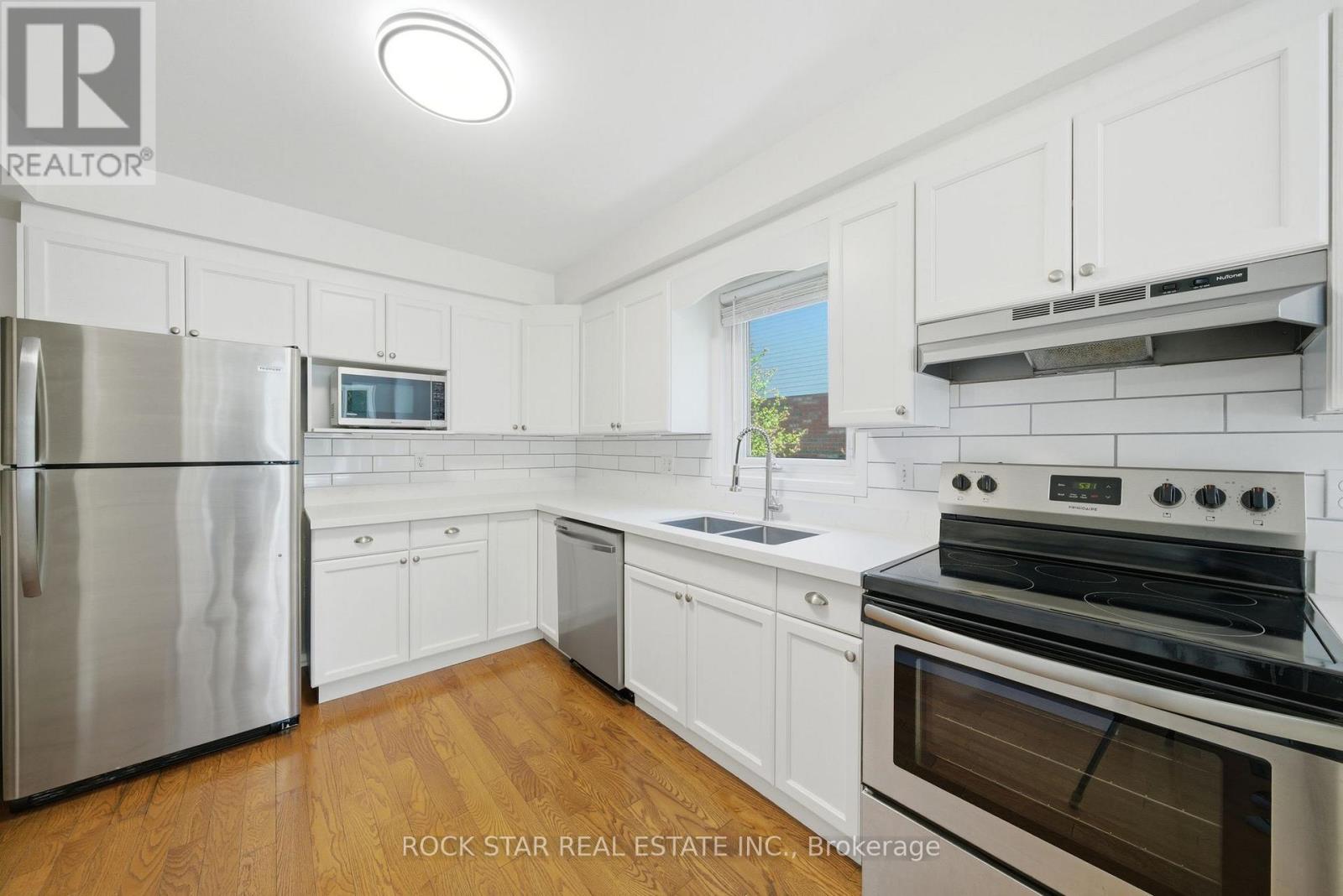 180 LAWRENCE LANE - 14
