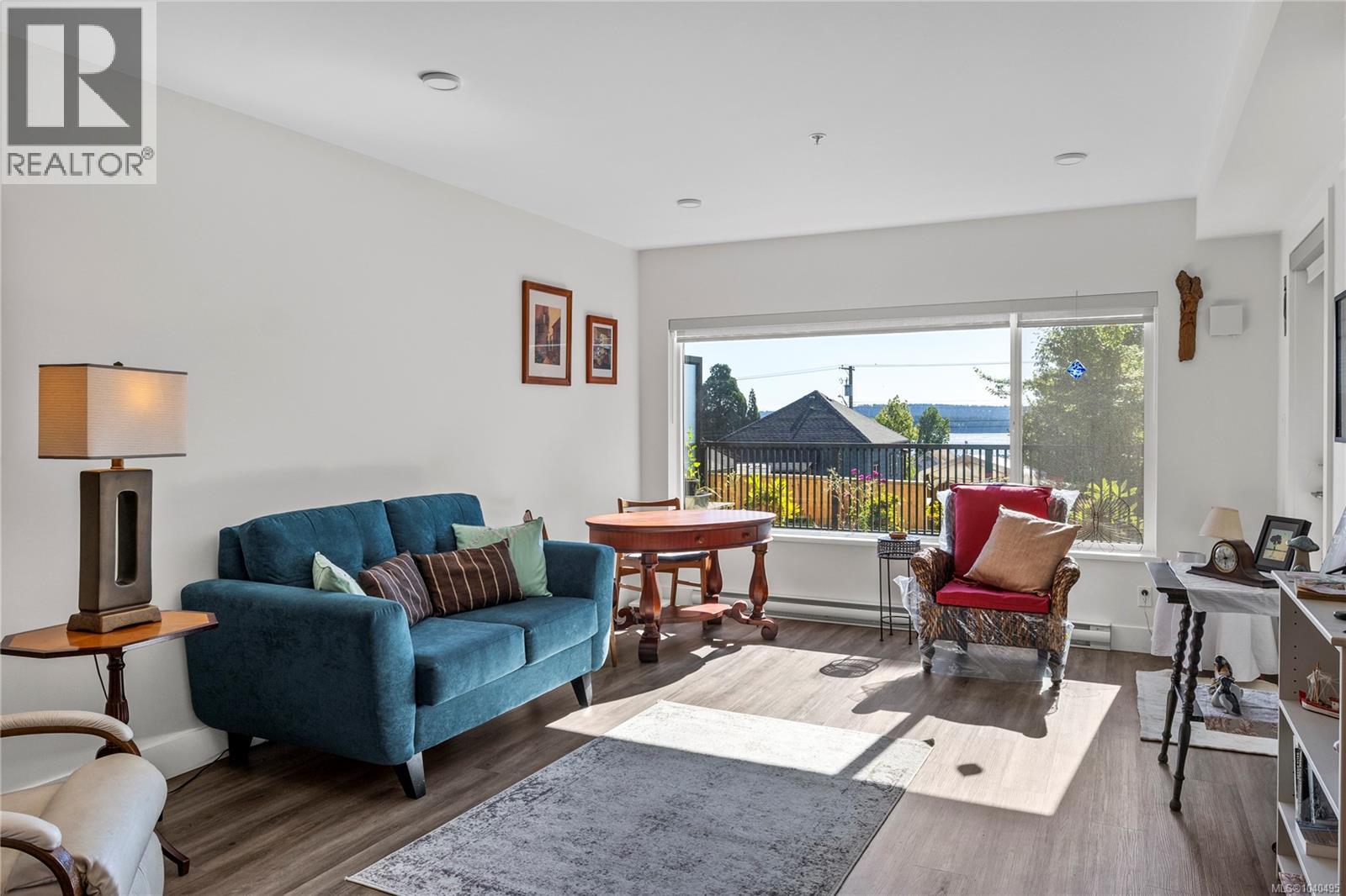 #107 147 Haliburton St - 10