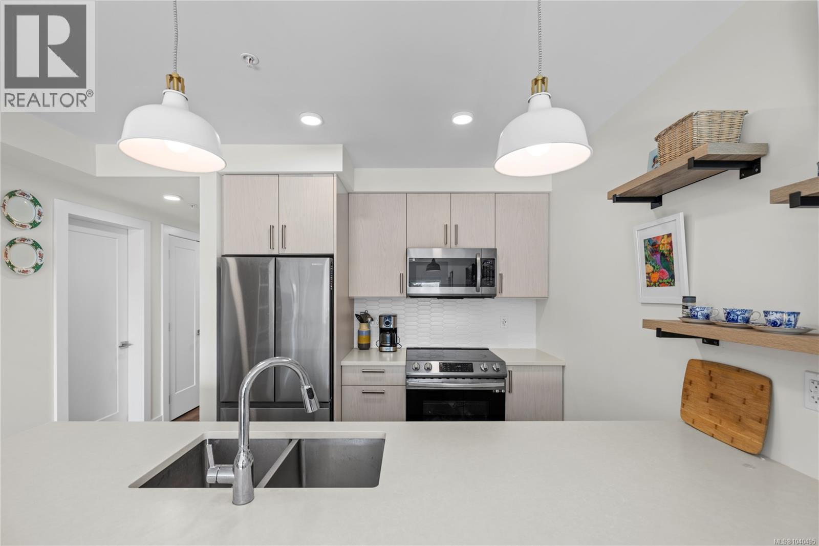 #107 147 Haliburton St - 8