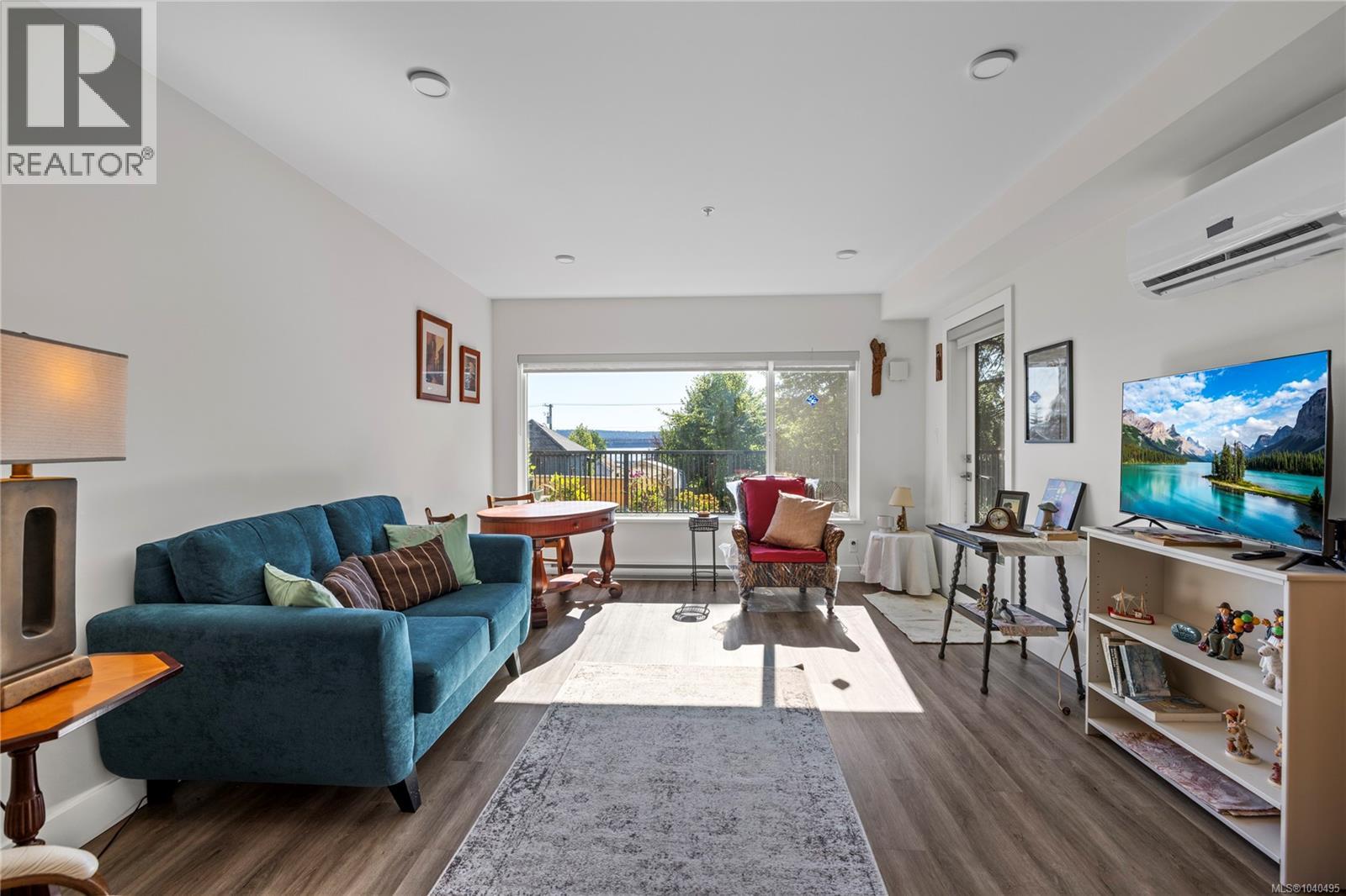 #107 147 Haliburton St - 12
