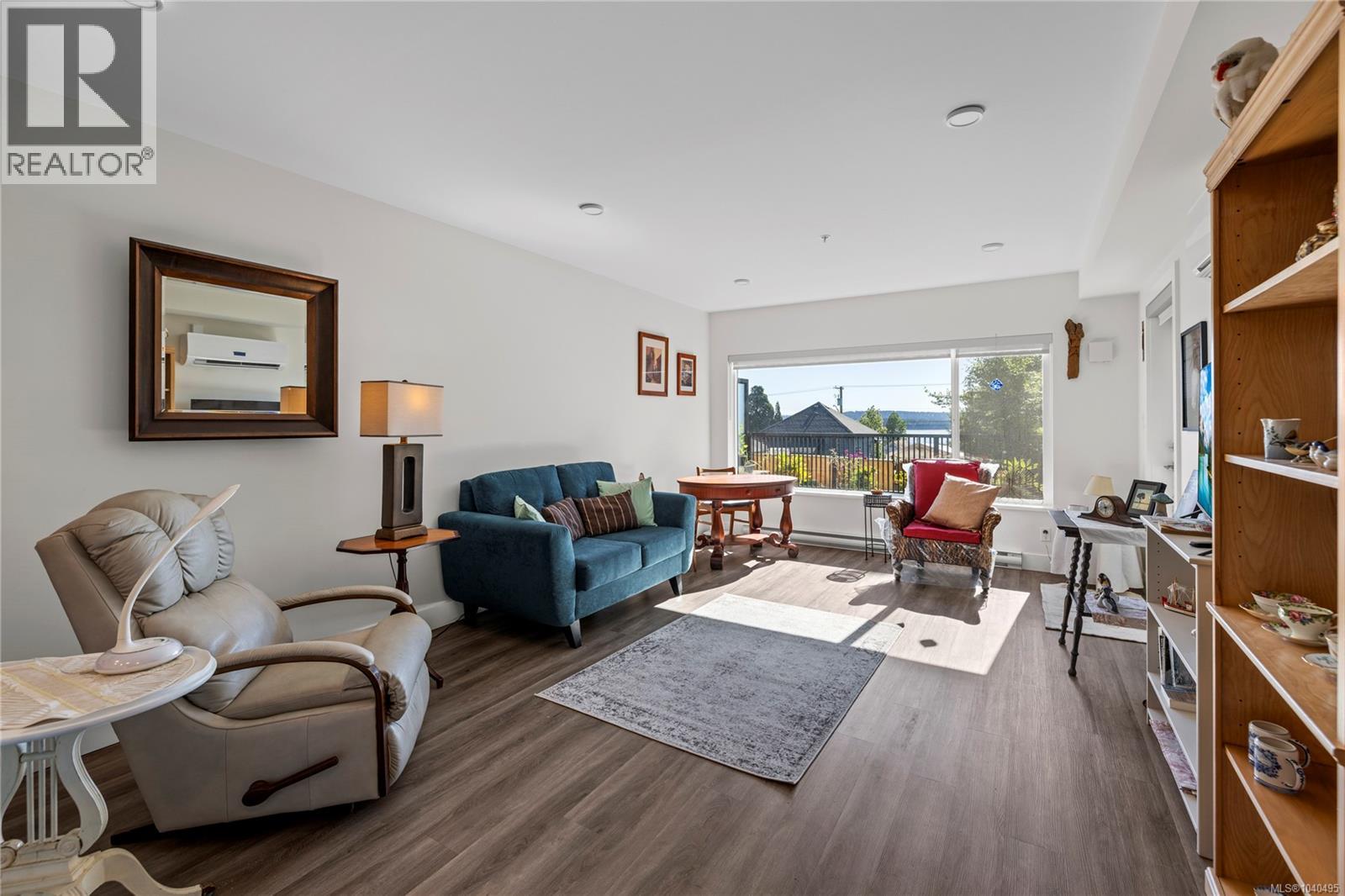 #107 147 Haliburton St - 11