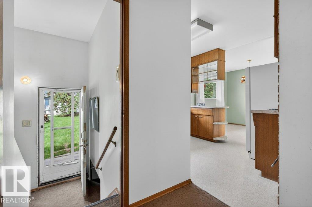 5308 105A ST NW — photo 28