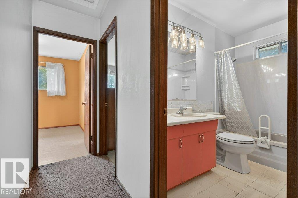 5308 105A ST NW — photo 19