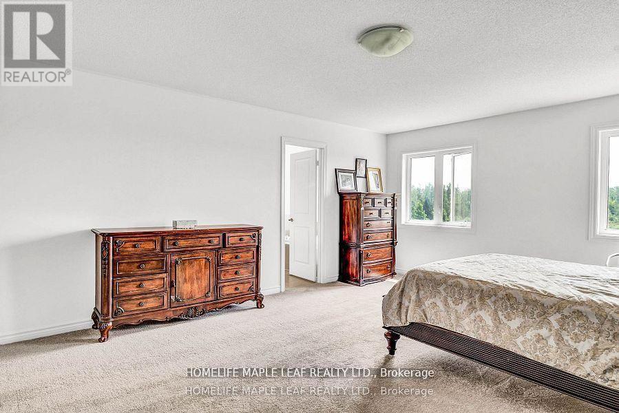 377 RUSSELL STREET - 18