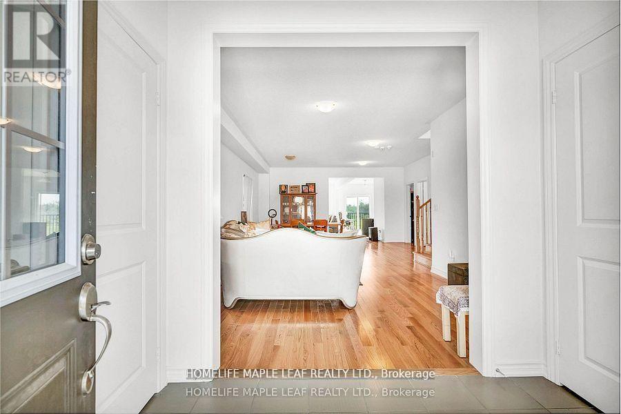 377 RUSSELL STREET - 19