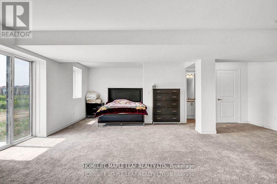 377 RUSSELL STREET - 24