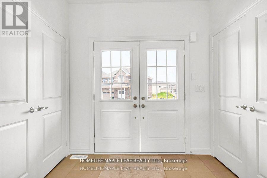 377 RUSSELL STREET - 29