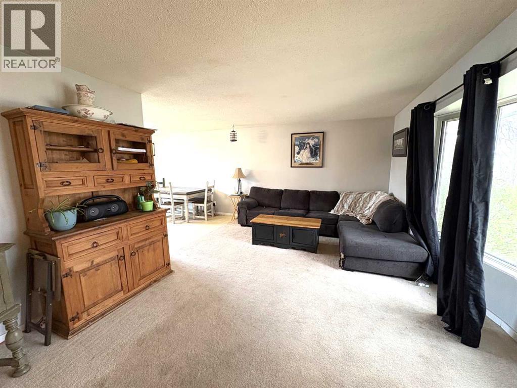 5602 47 Avenue W - 11