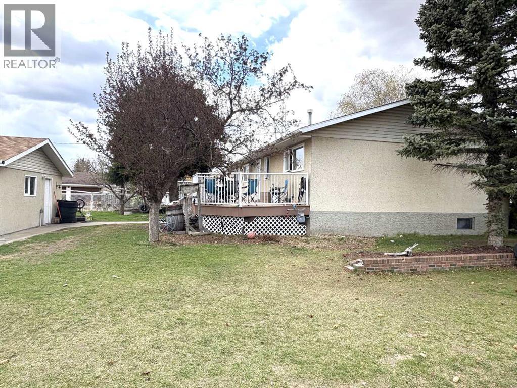 5602 47 Avenue W - 4