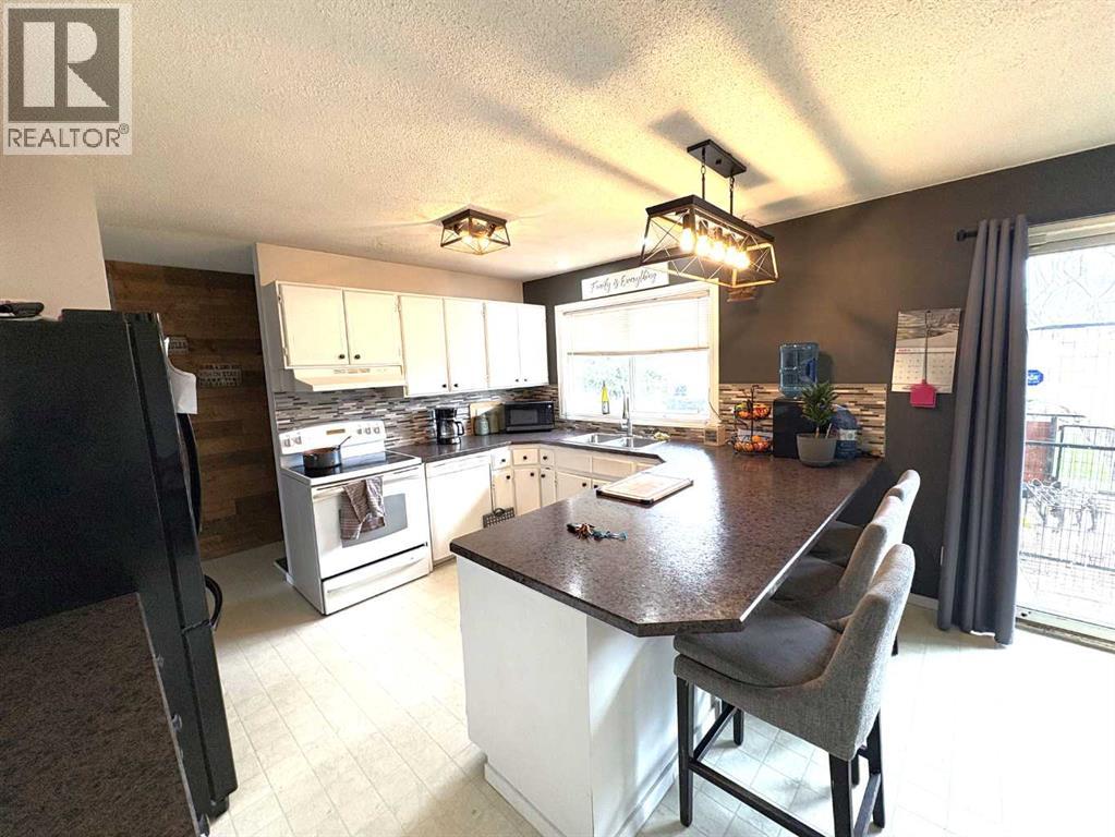 5602 47 Avenue W - 9