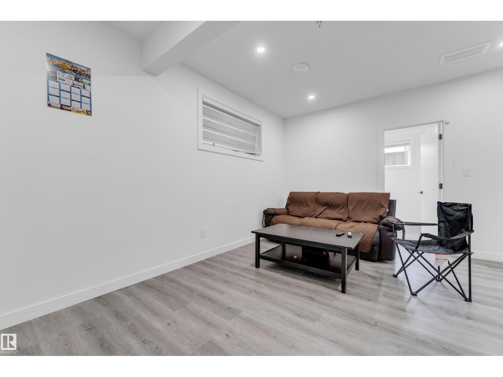 2820 1 AV SW - 41