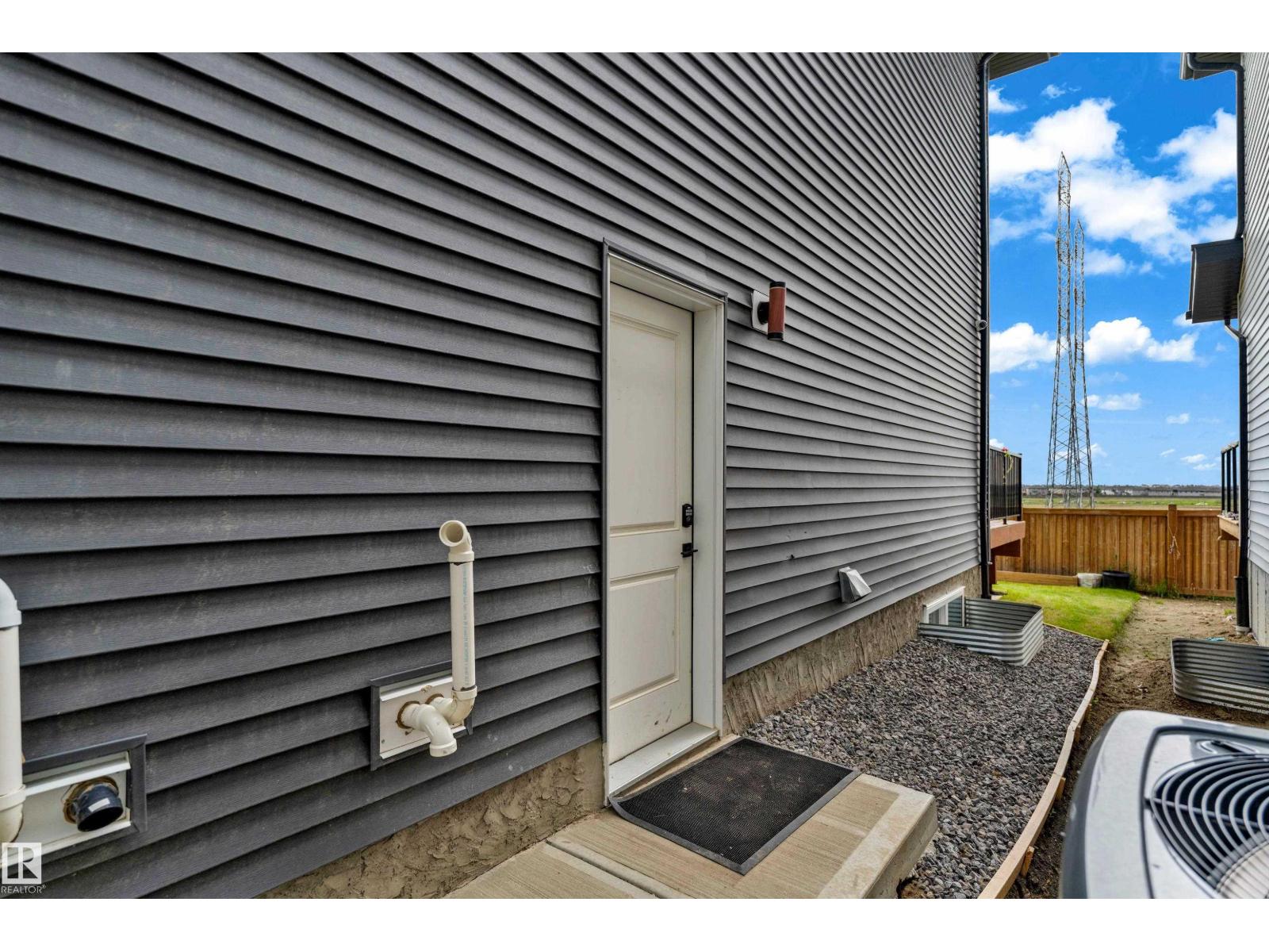 2820 1 AV SW - 52