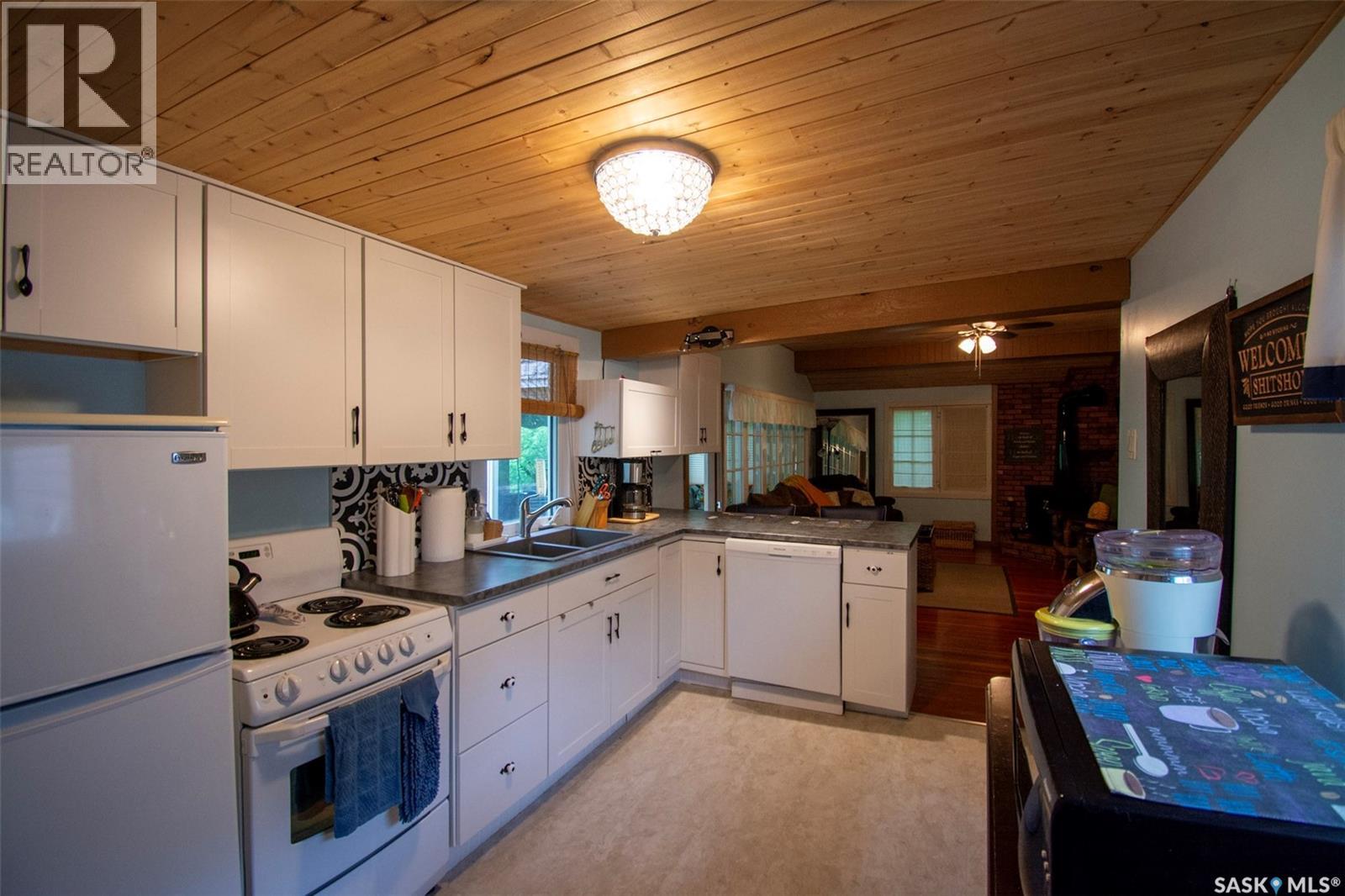 106 Nicoll AVENUE - 10