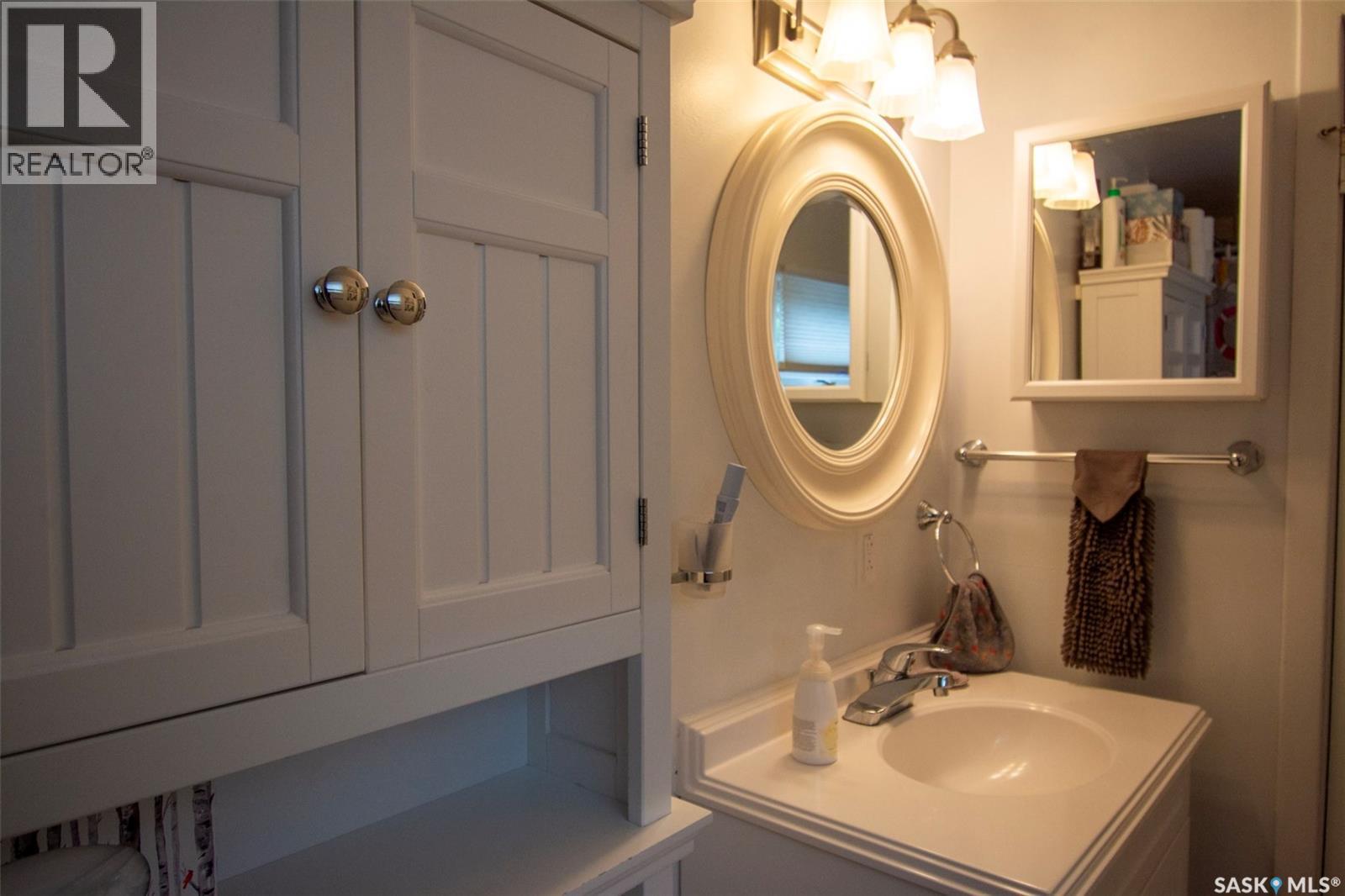 106 Nicoll AVENUE - 13