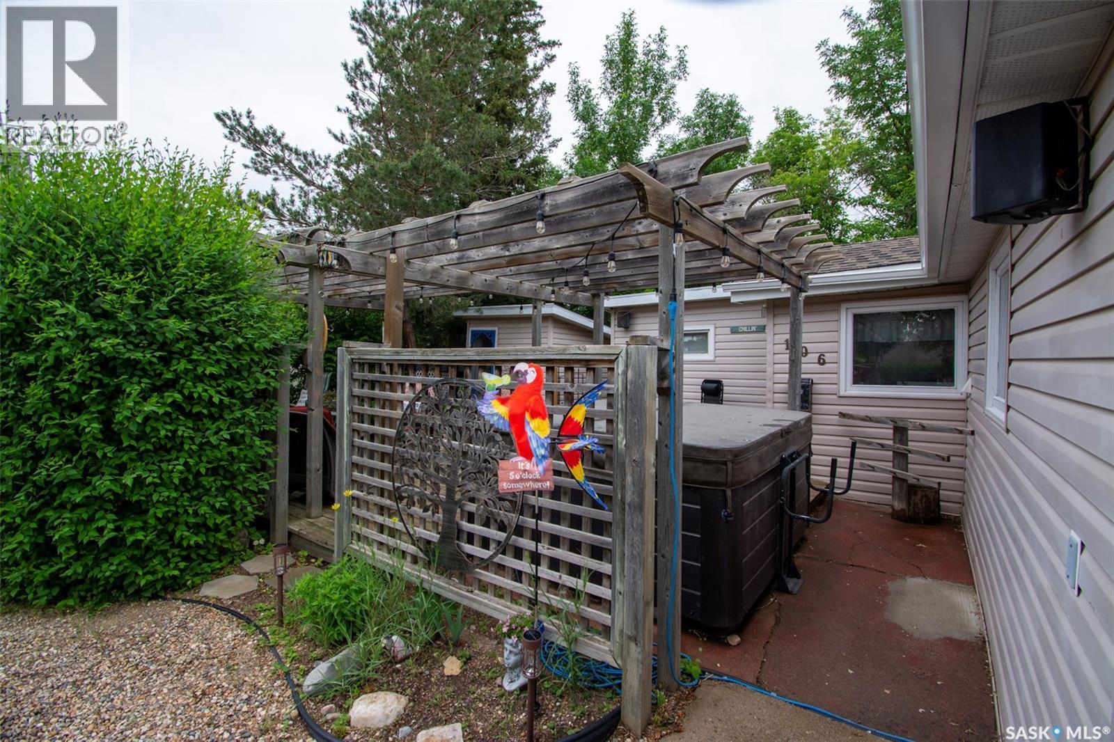 106 Nicoll AVENUE - 23