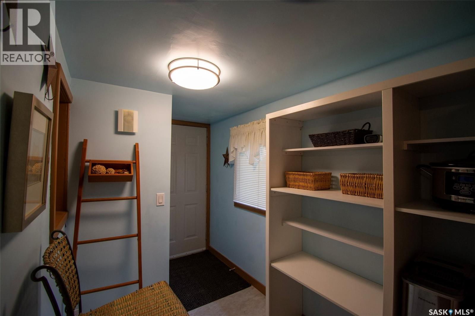 106 Nicoll AVENUE - 3