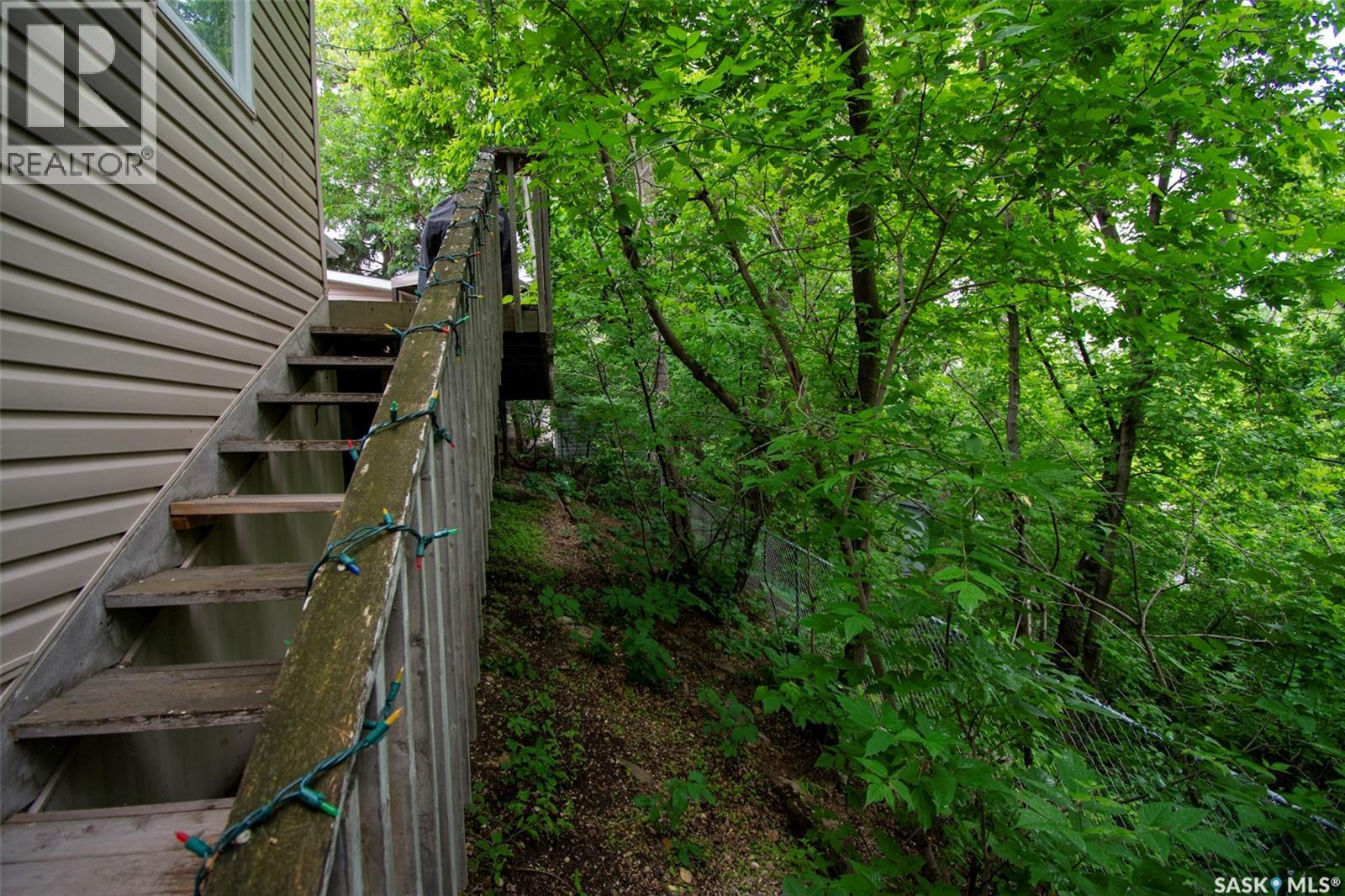 106 Nicoll AVENUE - 32
