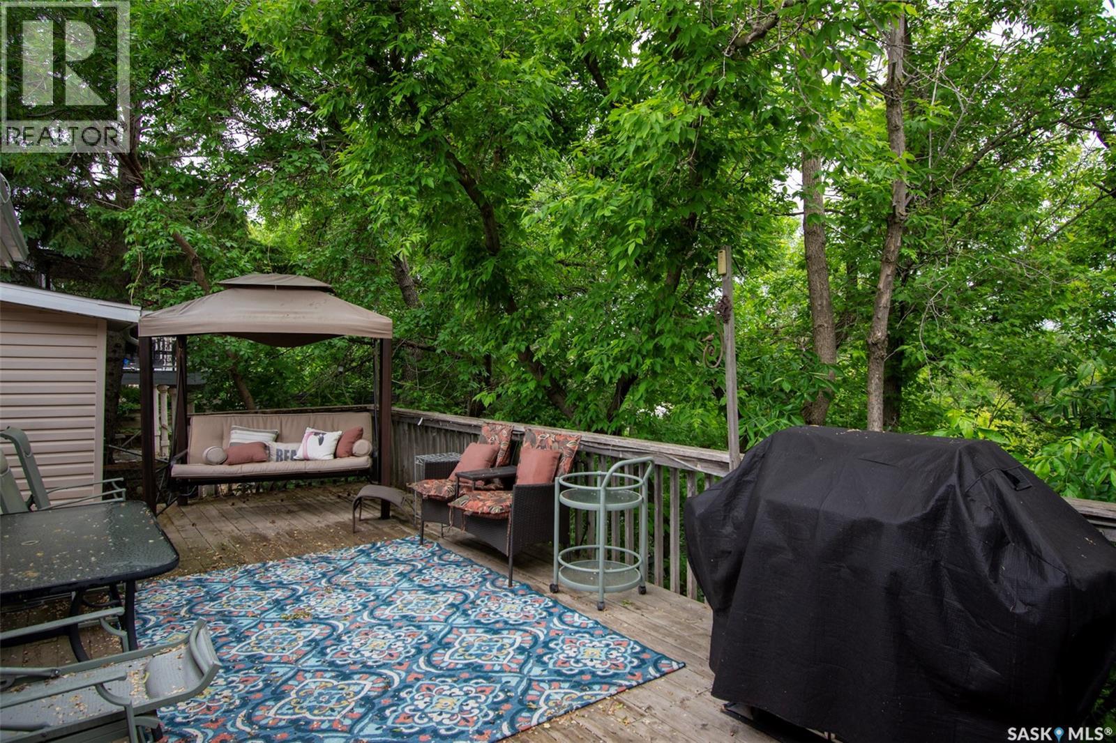 106 Nicoll AVENUE - 35