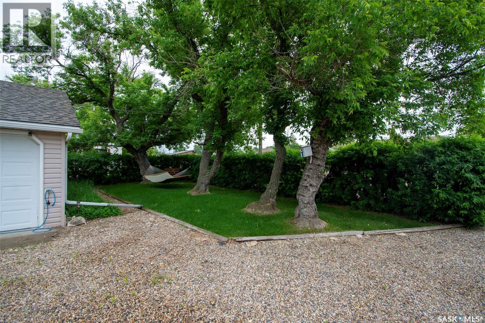 106 Nicoll AVENUE - 41