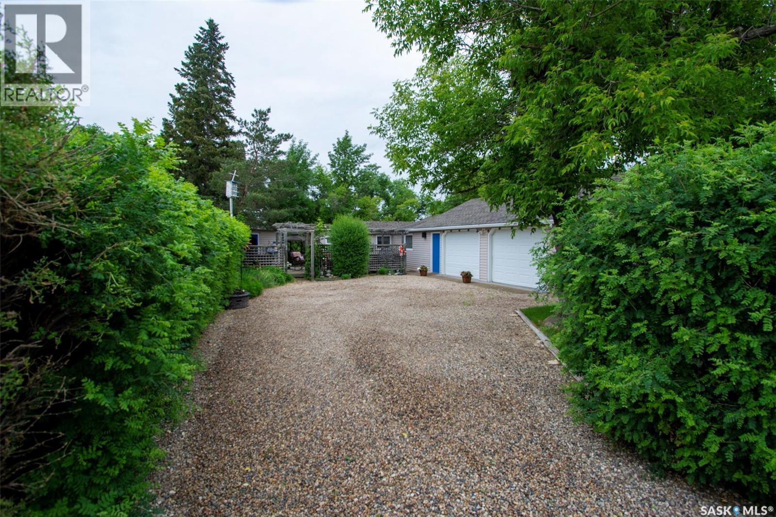 106 Nicoll AVENUE - 43