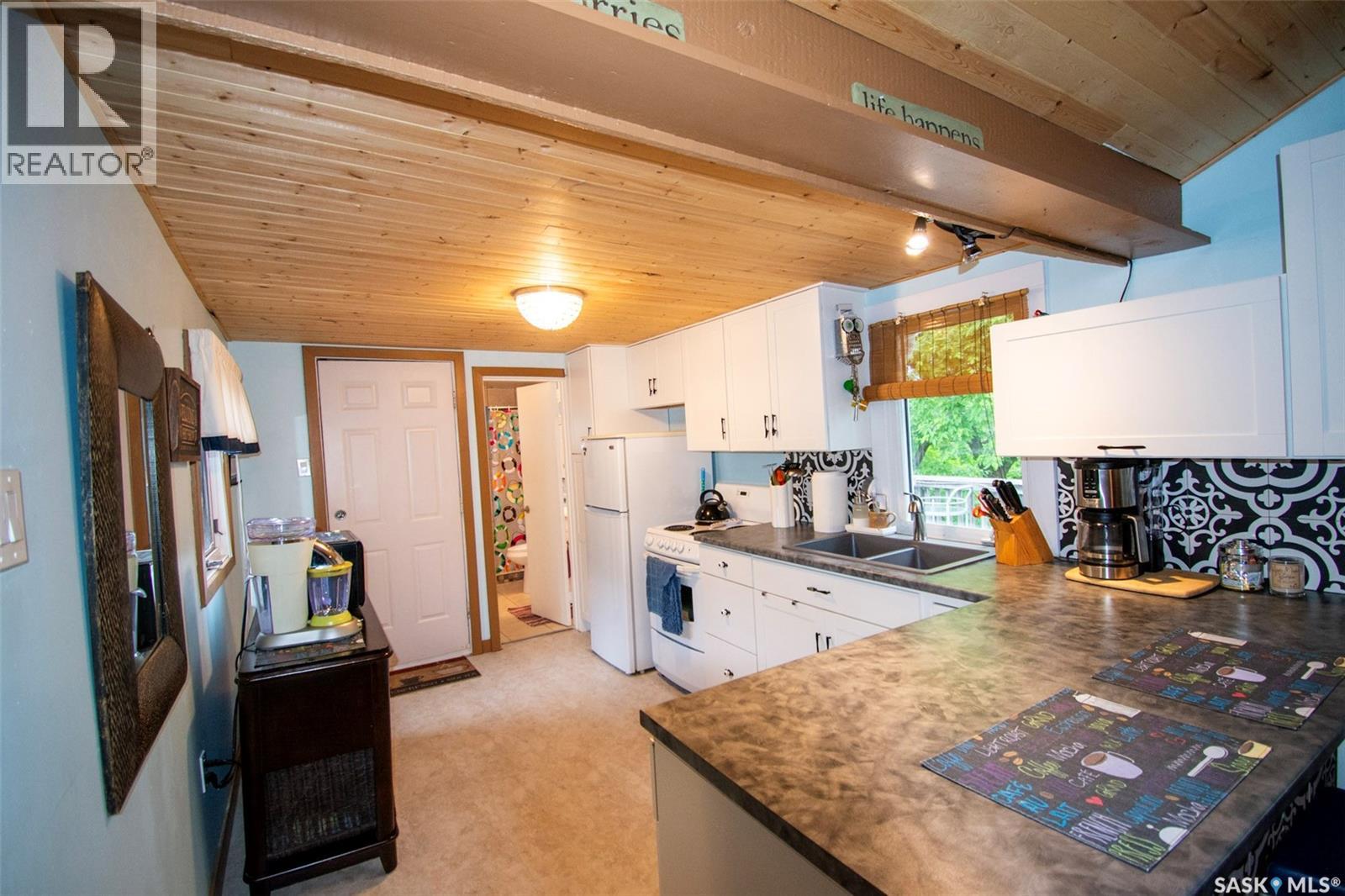 106 Nicoll AVENUE - 9