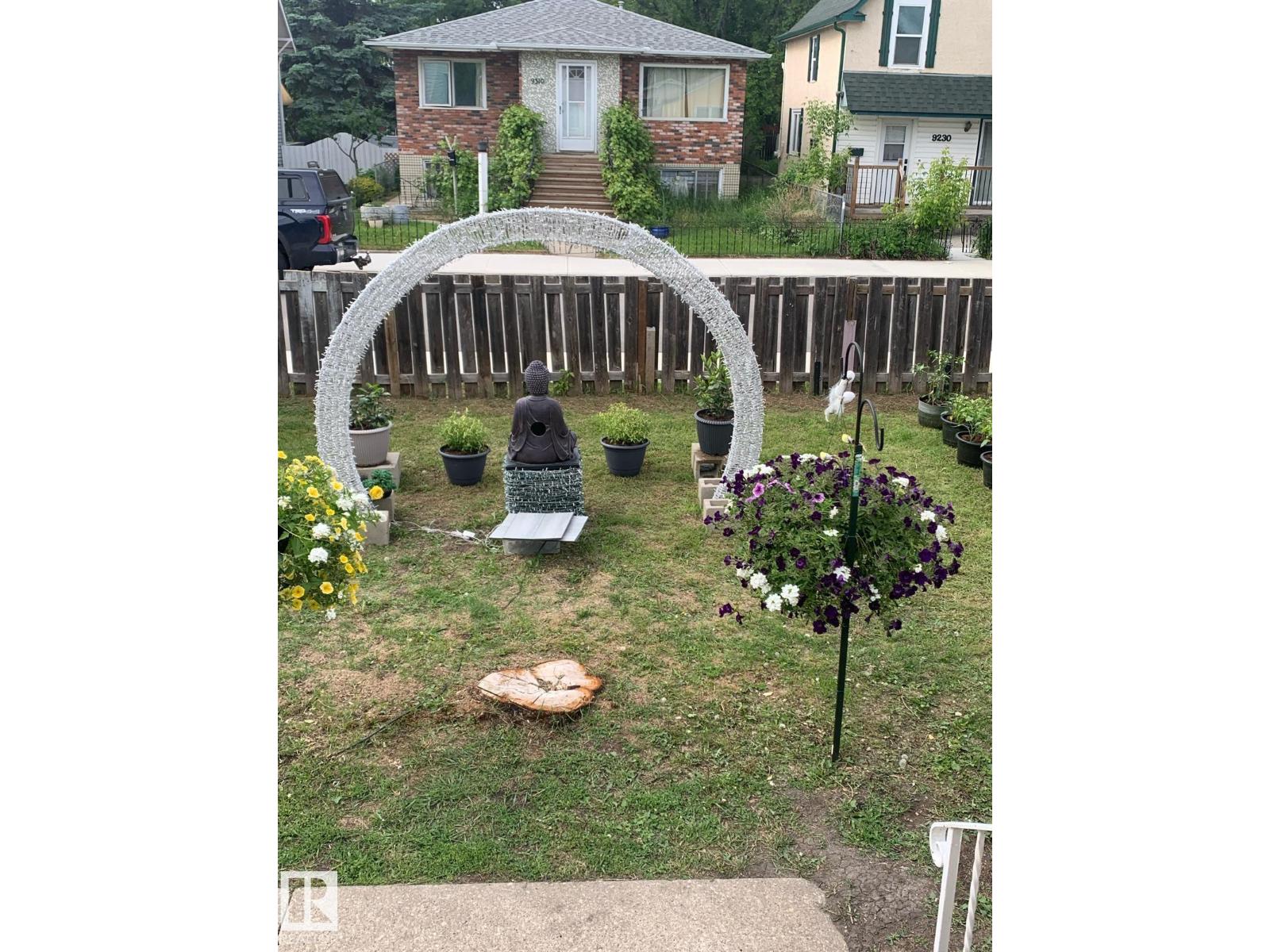 9221 110 AV NW - photo 2