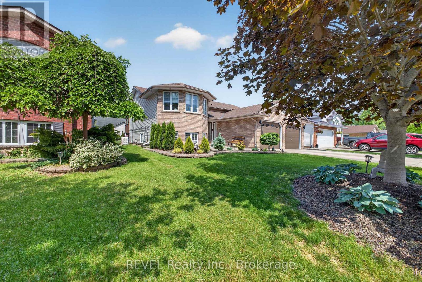 349 SCOTT AVENUE - 3