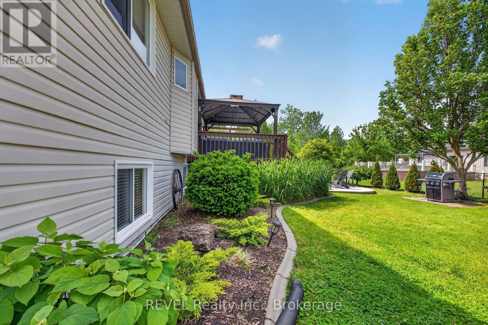 349 SCOTT AVENUE - 33