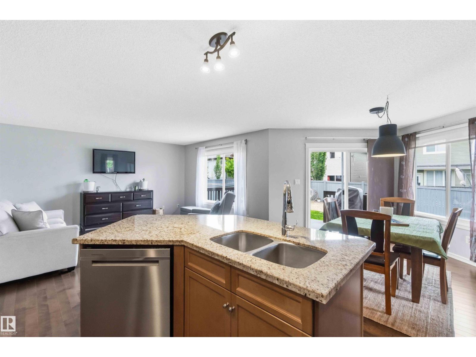 38 CRANSTON PL — photo 8
