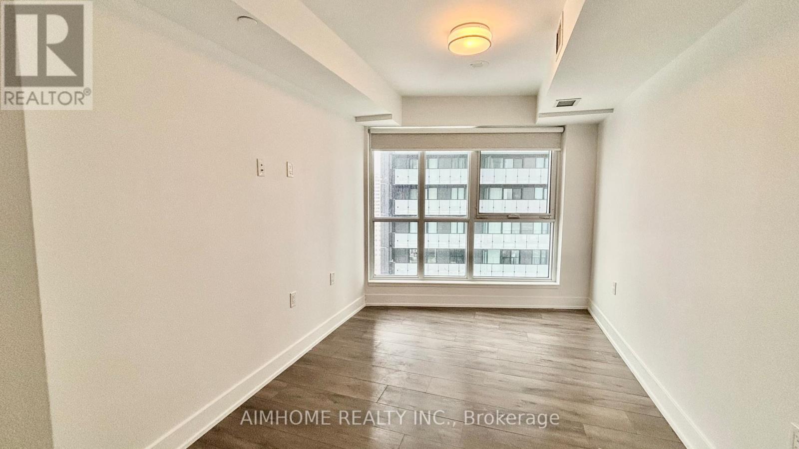 #1722 585 BLOOR STREET E - 8
