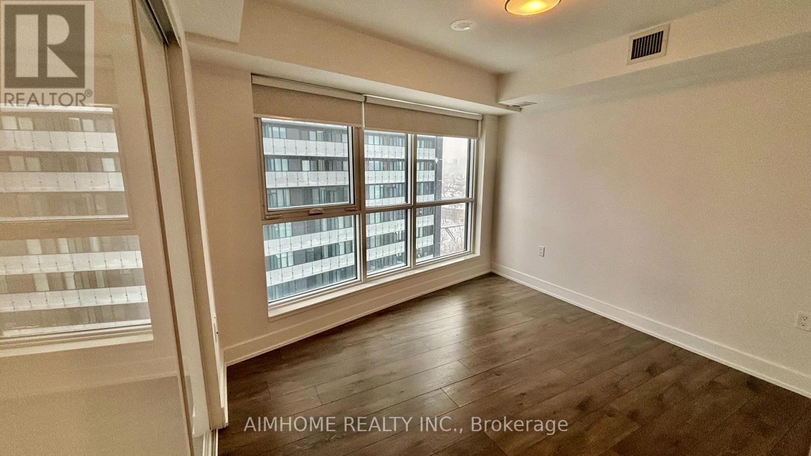 #1722 585 BLOOR STREET E - 9