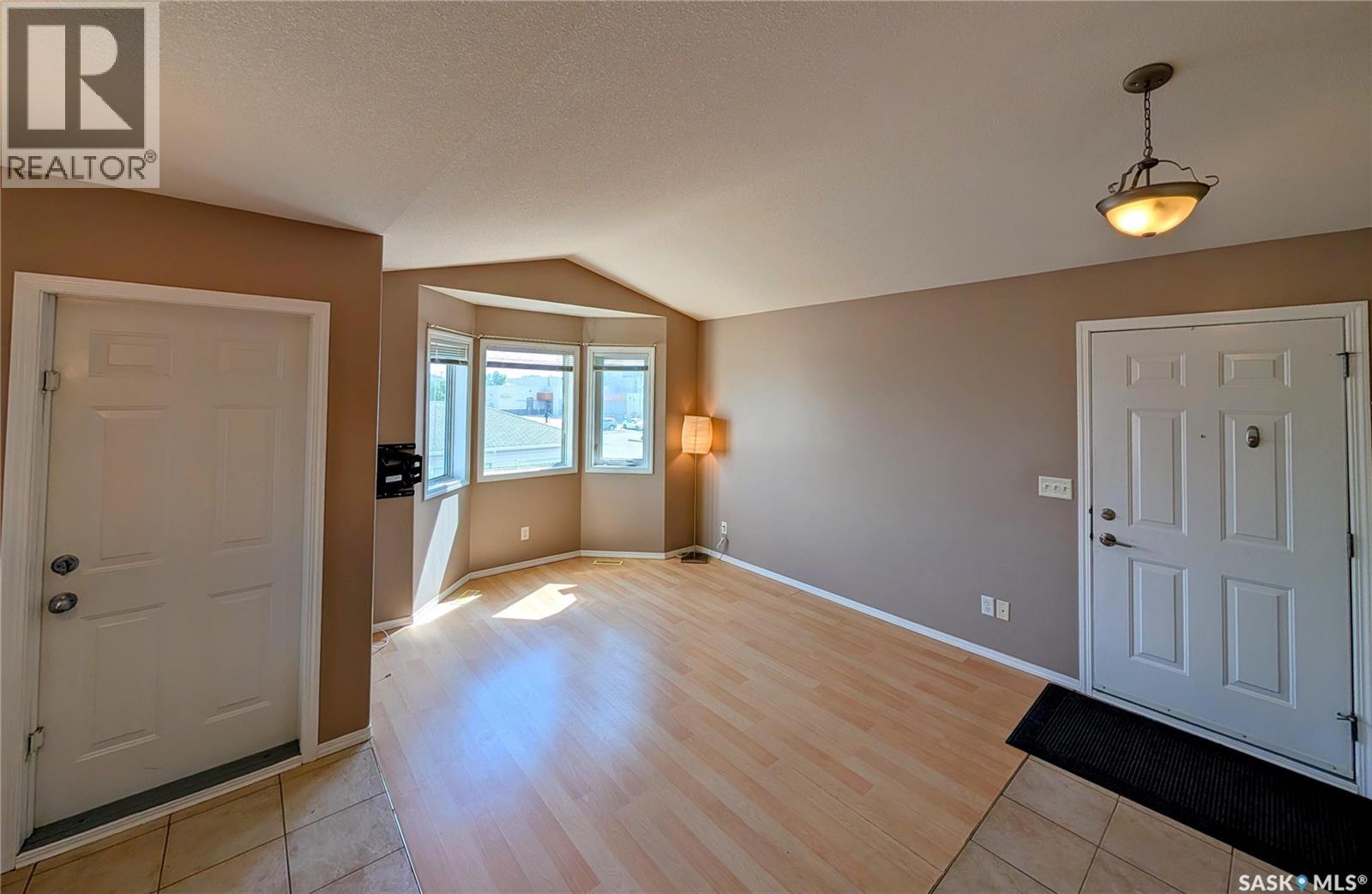 4068 Buckingham DRIVE E — photo 6