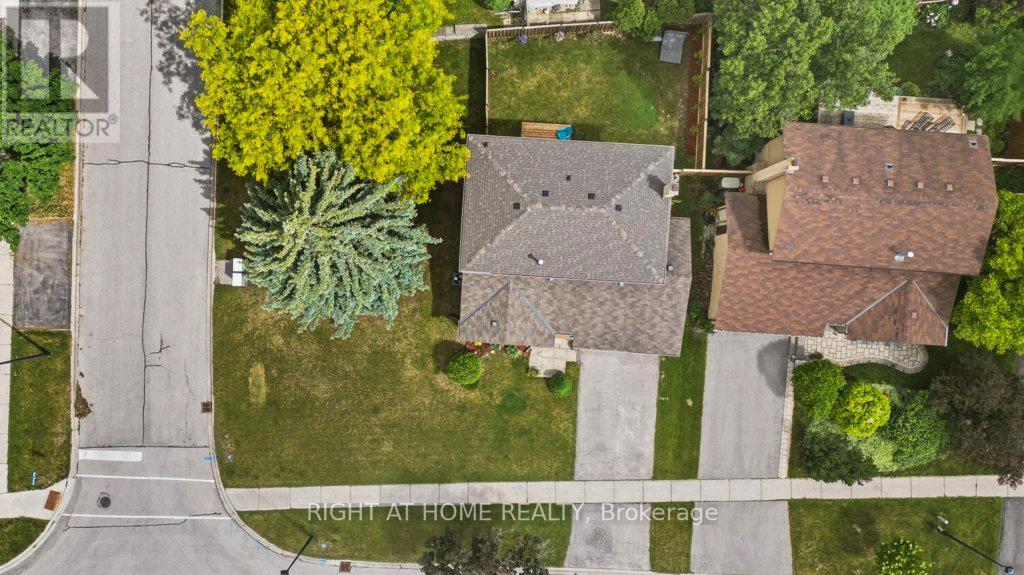 1033 BIRCHWOOD DRIVE - 32