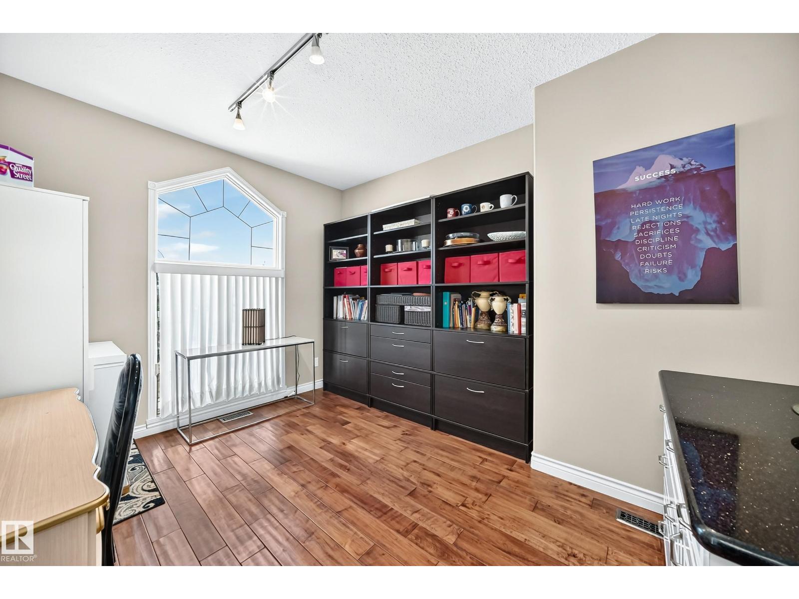 352 OZERNA RD NW - 22