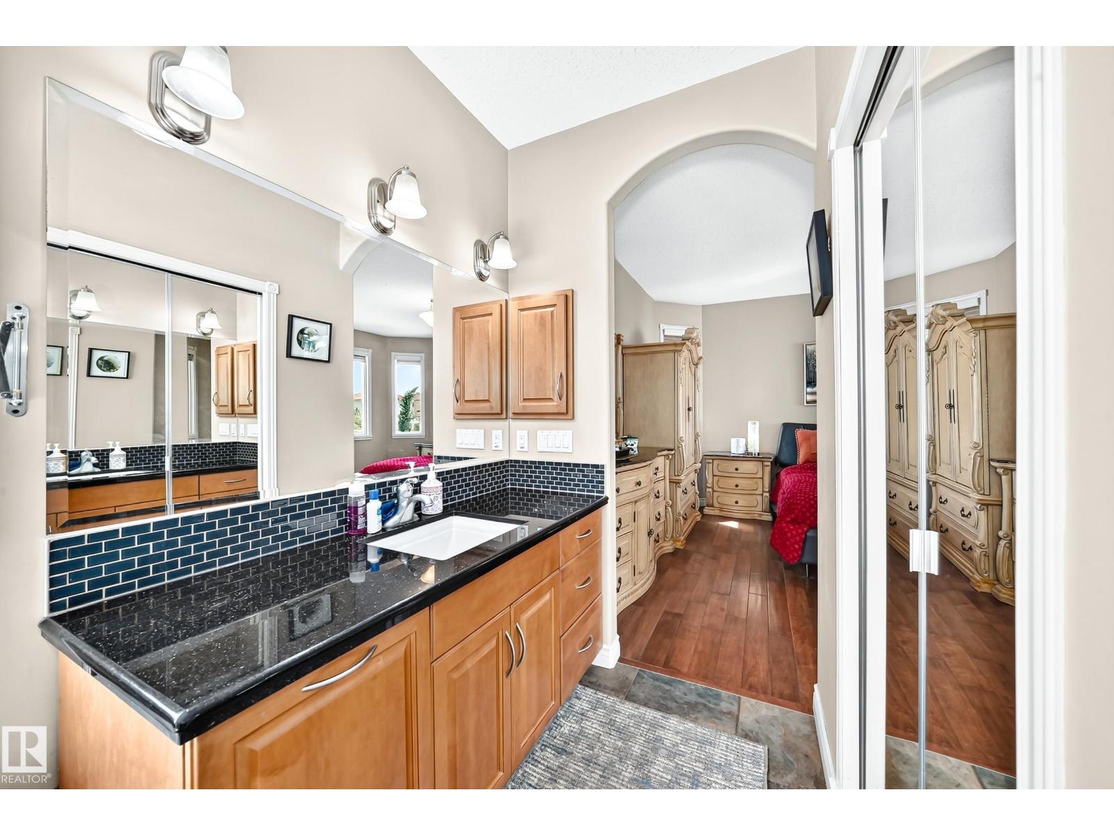 352 OZERNA RD NW - 37