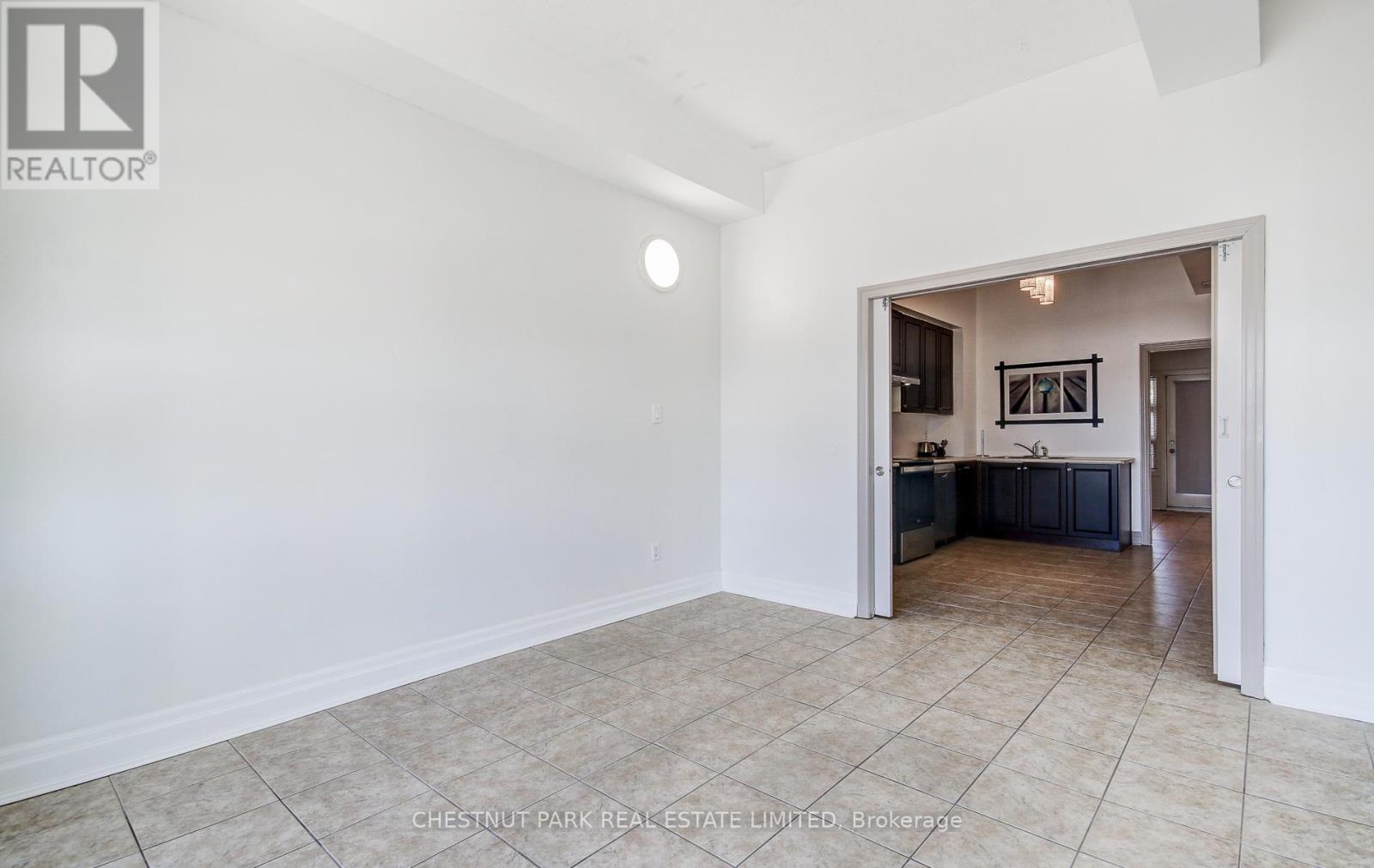 #5 885 LAKESHORE ROAD E - 10